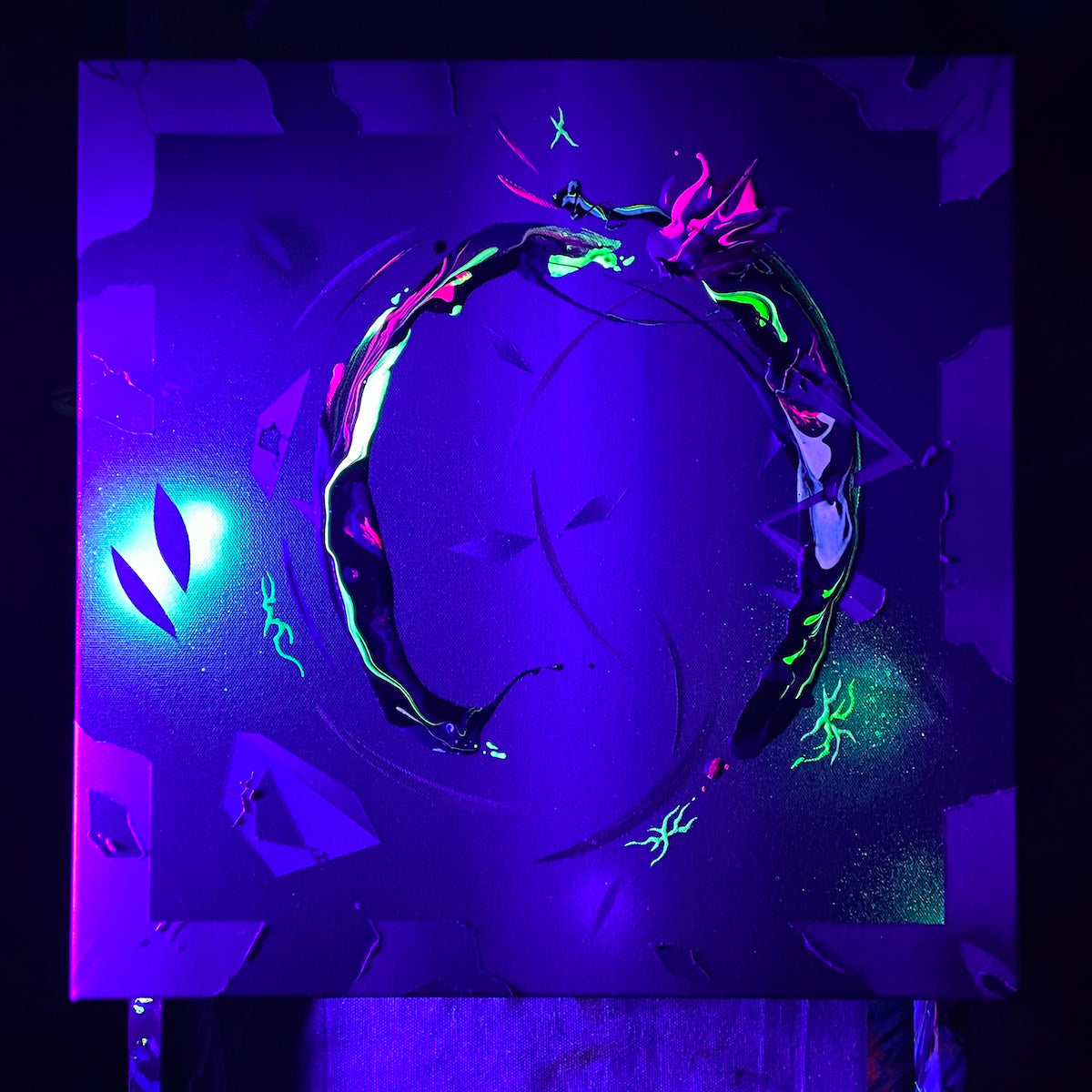 psychedelic blacklight art by festival artist and gallery artist Michael Carini in San Diego, CA